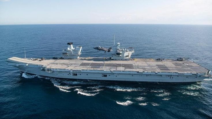 Portaerei di Londra “pronta alla guerra”. Ministri Esteri e Difesa britannici con Tajani e Crosetto