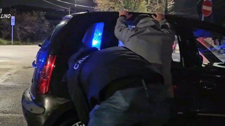 Avellino, sgominata la gang degli albanesi: almeno 40 furti nelle abitazioni