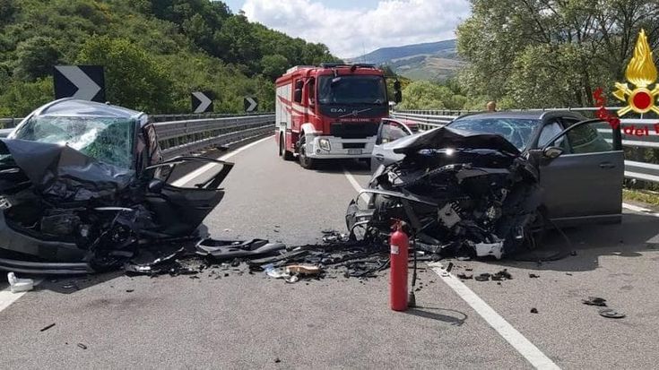 Incidente stradale sulla Potenza-Melfi: muore 51enne, tre feriti