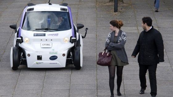 Aci: "I prodotti petroliferi soddisfano ancora il 96% della domanda di mobilità"