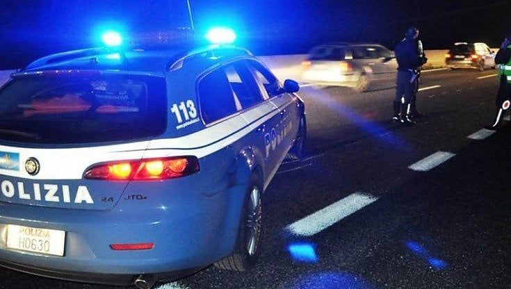 Trani, due risse e due sparatorie per una casa popolare contesa da gruppi criminali: tre arresti