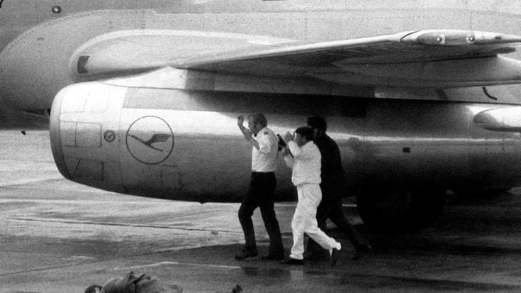 Dalla strage di Fiumicino al raid di Entebbe fino all’11 settembre: quando il terrore sale in aereo