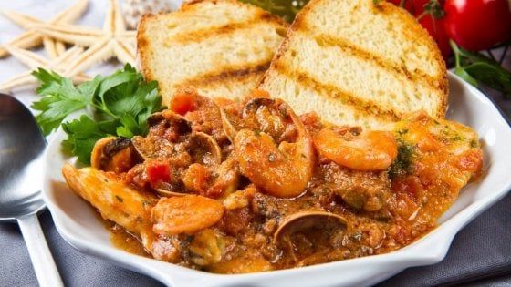 "Salviamo la cucina della nonna": per non perdere i tesori gastronomici il segreto è la memoria