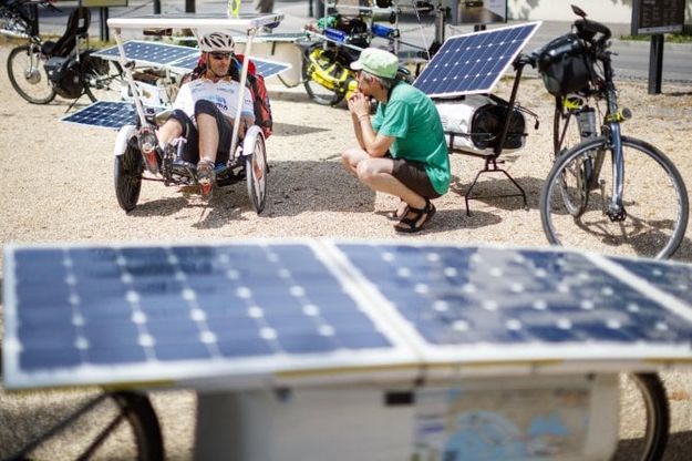 Bici a energia solare, che show in Svizzera