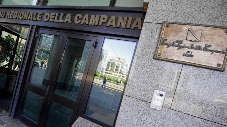 Regione Campania: sagre, zeppole e chiese l’assalto dei consiglieri nel bilancio 2025