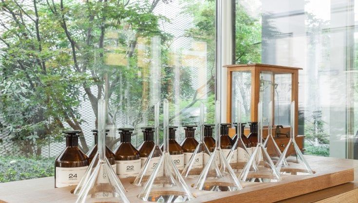 Giornata del profumo, viaggio reale e virtuale tra gli odori di Milano: "La cipria della Scala e il Borgo dei formaggiai in San Gottardo"