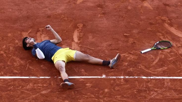 Alcaraz trionfa al Roland Garros: Zverev si arrende in finale al quinto set