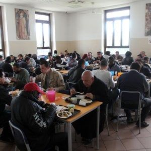 Aiuti ai poveri, il 25% finisce a famiglie benestanti