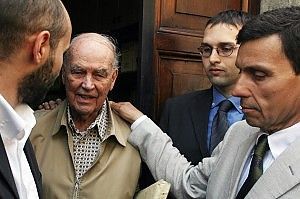 Fermati dieci militanti di 'Militia' <br />con uno striscione inneggiante a Priebke