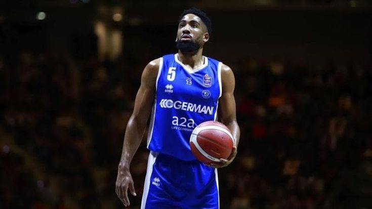 Serie A, Brescia vince a Napoli e allunga su Venezia