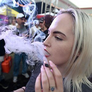 Legalizzare la cannabis per incassare milioni di tasse. Lo studio del Tesoro britannico