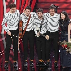 Niente Tsunami, finisce subito il Sanremo della band torinese Eugenio in Via di Gioia