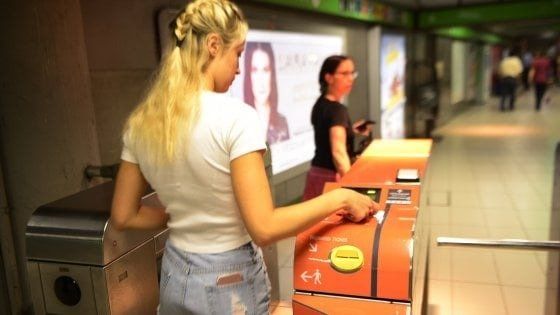 Napoli, arriva il contactless su metro, bus e treni Sia-UnicoCampania