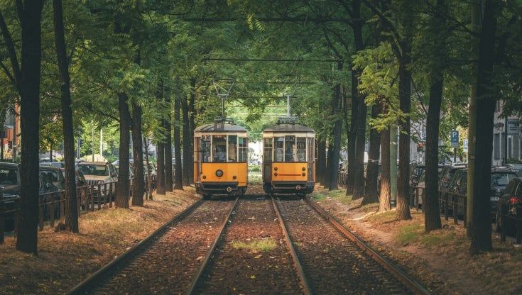 Mobilità urbana, Legambiente: il trasporto gommato domina ma il ferro si fa avanti, seppure con lentezza 