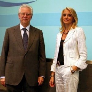 Pessina-Barra, nella holding 327 milioni di utili e 126 di dividendi