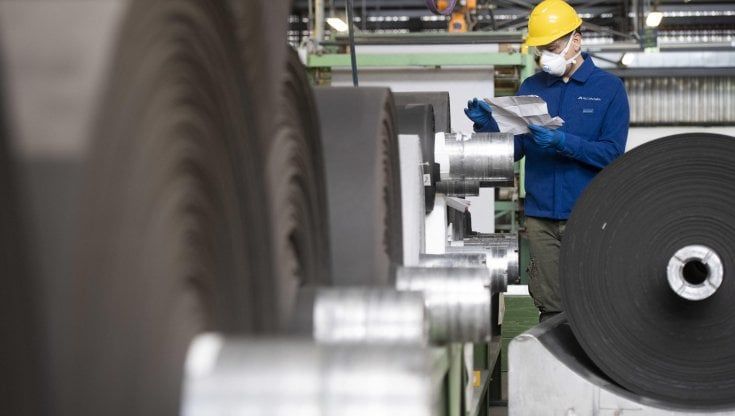 Covid, l'economia lombarda crolla del 9,8% nel 2020. E la seconda ondata rallenta la ripresa nel 2021