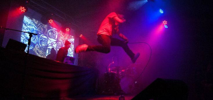 Hip hop e madrigali, l'invenzione visionaria di "Lo specchio magico"