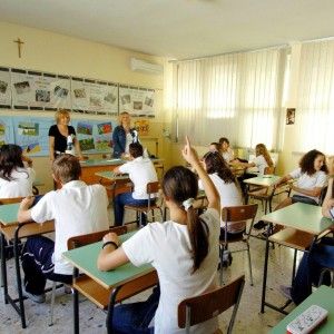 Gb, studenti in classe alle 10. "I teenager devono dormire di pi&ugrave; la mattina"