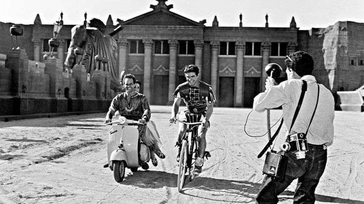 Quei paparazzi che resero dolce la nostra vita