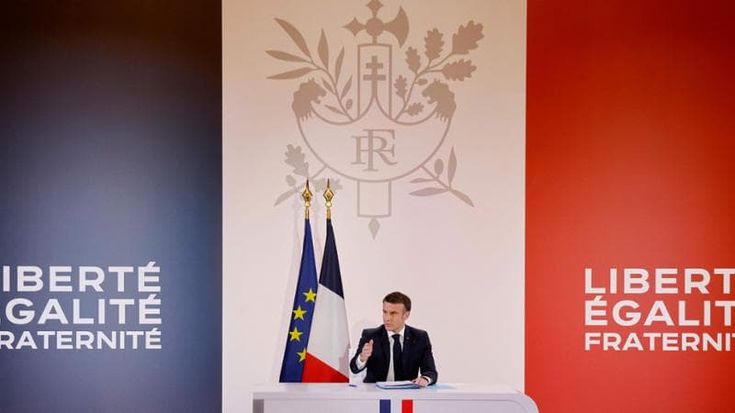 Ora anche la Francia fa meno figli: ecco il piano di Macron per rilanciare le nascite