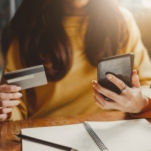 Anche gli outlet aprono il loro negozio digitale