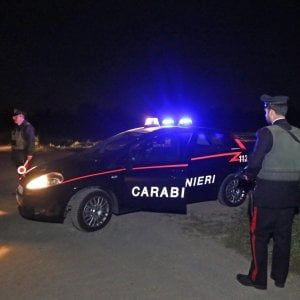 Foggia, tentano rapina in tabaccheria e sparano al titolare: è gravemente ferito
