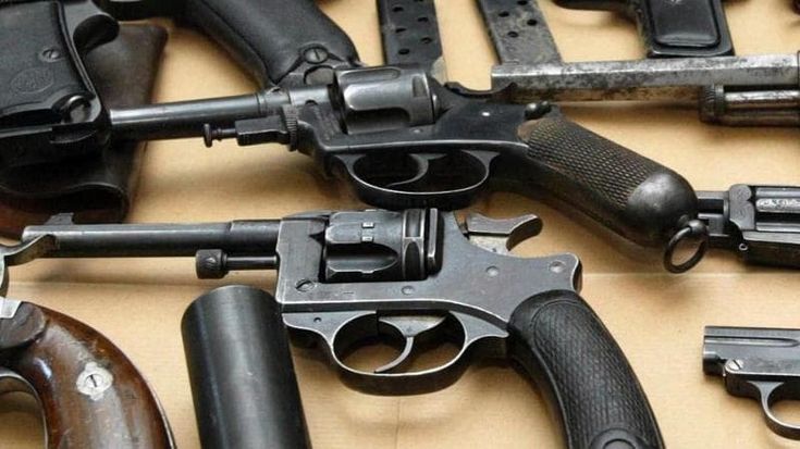 La rotta balcanica e il darkweb, così si armano i ragazzini criminali a Napoli