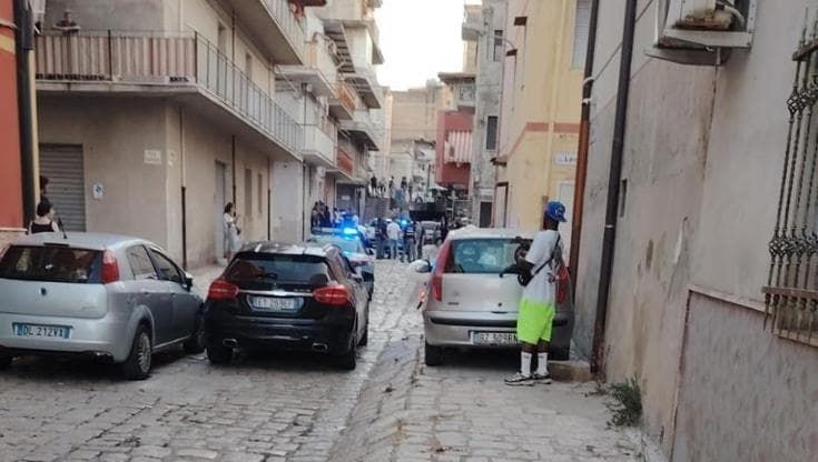 A Gela lite in famiglia finisce a coltellate, grave un sedicenne