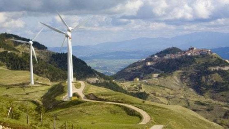 Rinnovabili, a maggio storico sorpasso anche in Italia sui combustibili fossili