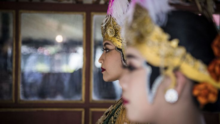 Il sultano femminista che stira da sé le camicie e vuole la figlia al potere