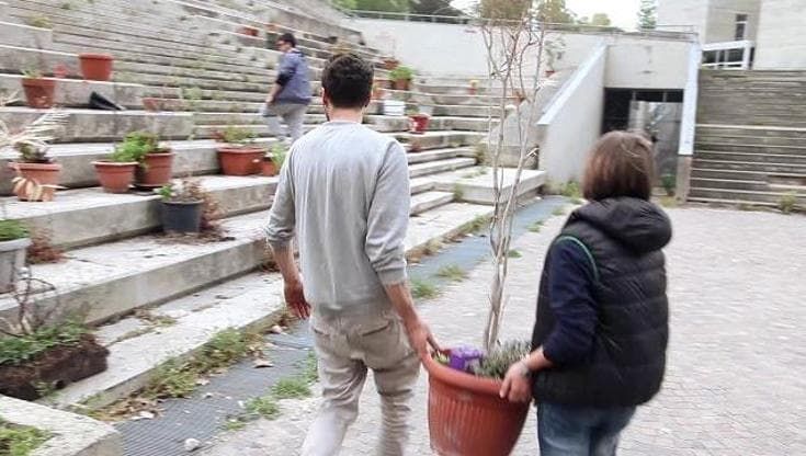 Roma, "l'albergo delle piante": dal degrado nasce un giardino