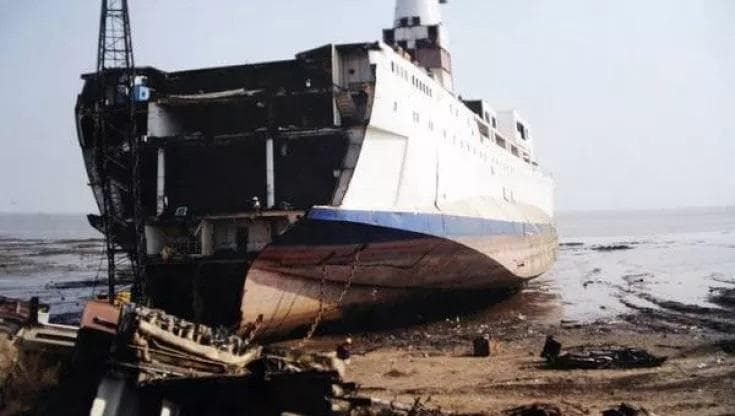 Naufragio del traghetto in mar Rosso con mille morti, Rina condannato a risarcire 60 milioni