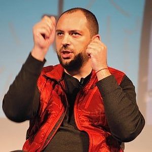 Firenze, il fondatore di WhatsApp agli studenti: "La vostra privacy prima di tutto"