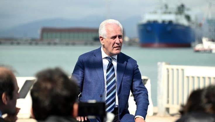 Proroga rigassificatore, il governatore Giani: “Sono contrario, incontro con il ministro”