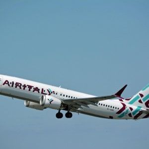 Air Italy riapre le prenotazioni da Olbia per Roma e Milano: voli fino al 16 aprile