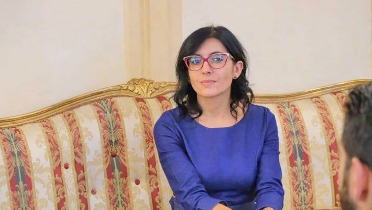 Statali e smart working. I sindacati: "Non diventi un premio". La ministra Dadone: "Chi lavora bene, ovunque lo faccia, è da valorizzare"