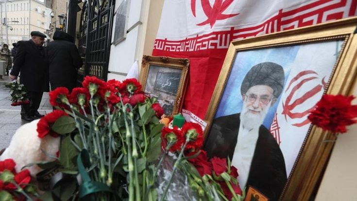 Iran, le news. Idf: “Colpita e distrutta sede tv pubblica a Teheran”. Trump: “Li stiamo massacrando”