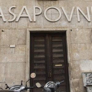 CasaPound e Forza nuova oscurate sui social, cancellate le pagine su Facebook e Instagram: "Istigano all'odio"