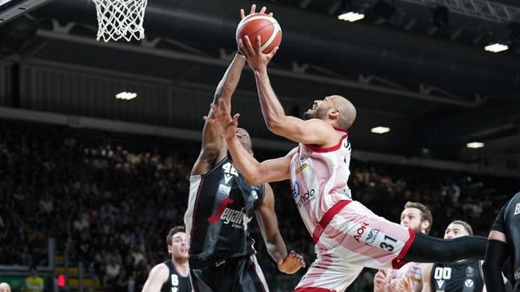 Virtus ko in Fiera, Milano fa il colpo al supplementare e va 1-0