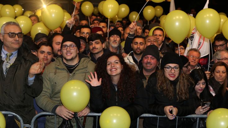 La base M5S sui social: “Mai un posto al Pd” 