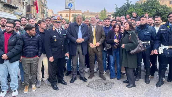 Firmano cento nuovi vigili, subito a dirigere il traffico e nelle zone a rischio