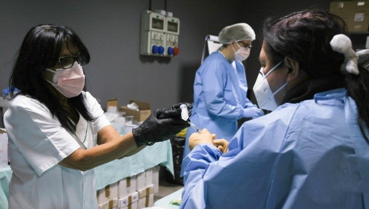 Vaccino Covid, un piano uguale per tutti. Senza sprecare neanche una dose