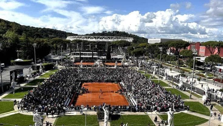 Il Comune vuole portare la Grand Stand Arena alla Favorita ma le opposizioni insorgono
