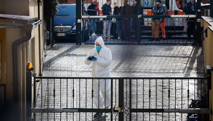 Serial killer di Prati, è caccia all'uomo. Analisi sui cellulari delle vittime: "Le ha chiamate prima di ucciderle"