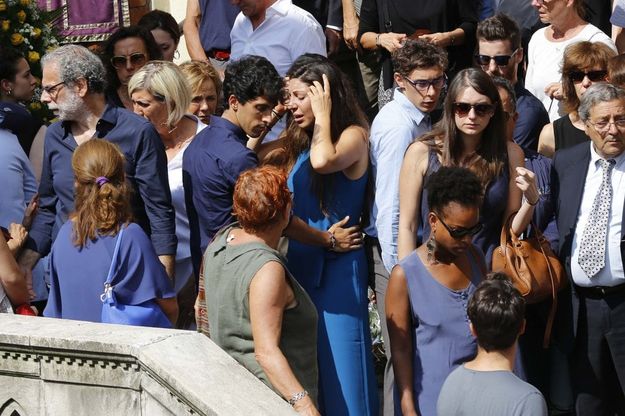 Oltre cinquecento persone attorno alla bara della dottoressa di Moncalieri
