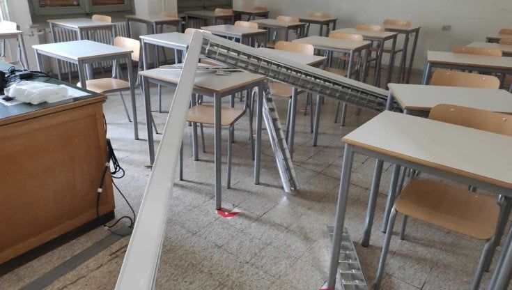 Cedimenti dal soffitto in due sedi del liceo Marconi a Parma: denuncia dei sindacati