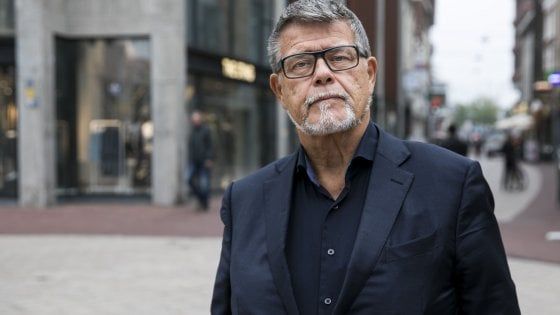 Olanda, chiede ai giudici di riconoscergli venti anni di meno. "A 69 non ho successo su Tinder"