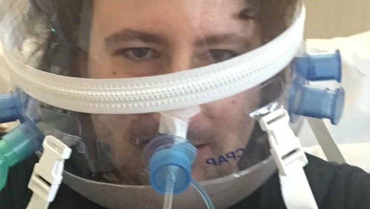 Covid, la testimonianza di un musicista non vaccinato: “Quattro giorni con il casco dell’ossigeno tra paura di morire e voglia di scappare”