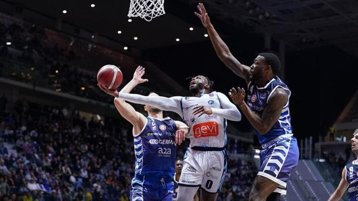 Basket, Final Eight: Brescia fuori, Napoli va in semifinale