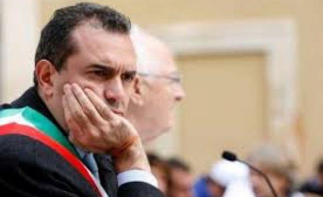De Magistris agli ex assessori:<br />"No all'uso politico della giustizia"